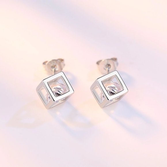 NEW 925 Sterling Silver Diamond Cube Stud Earrings - Picture 6 of 7